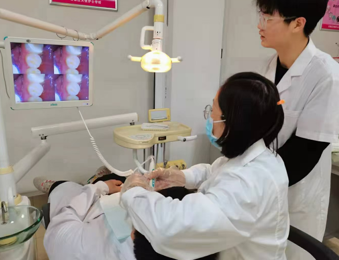 初中毕业学牙医到哪里找学校